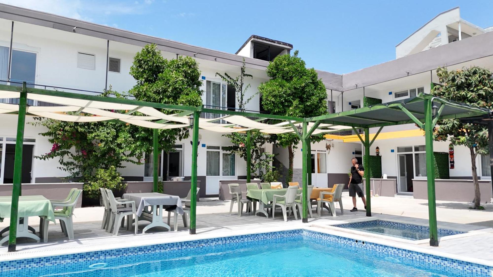 Hillside Apart Hotel Esterno foto